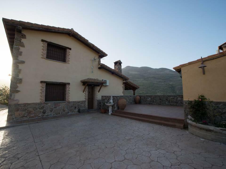Casa Rural Apartamento Las Malpicas Navaconcejo Ngoại thất bức ảnh