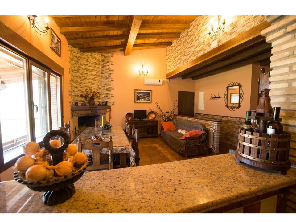 Casa Rural Apartamento Las Malpicas Navaconcejo Ngoại thất bức ảnh